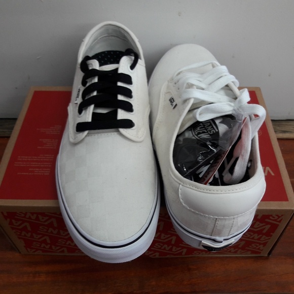 Vans - Picture 2 of 2